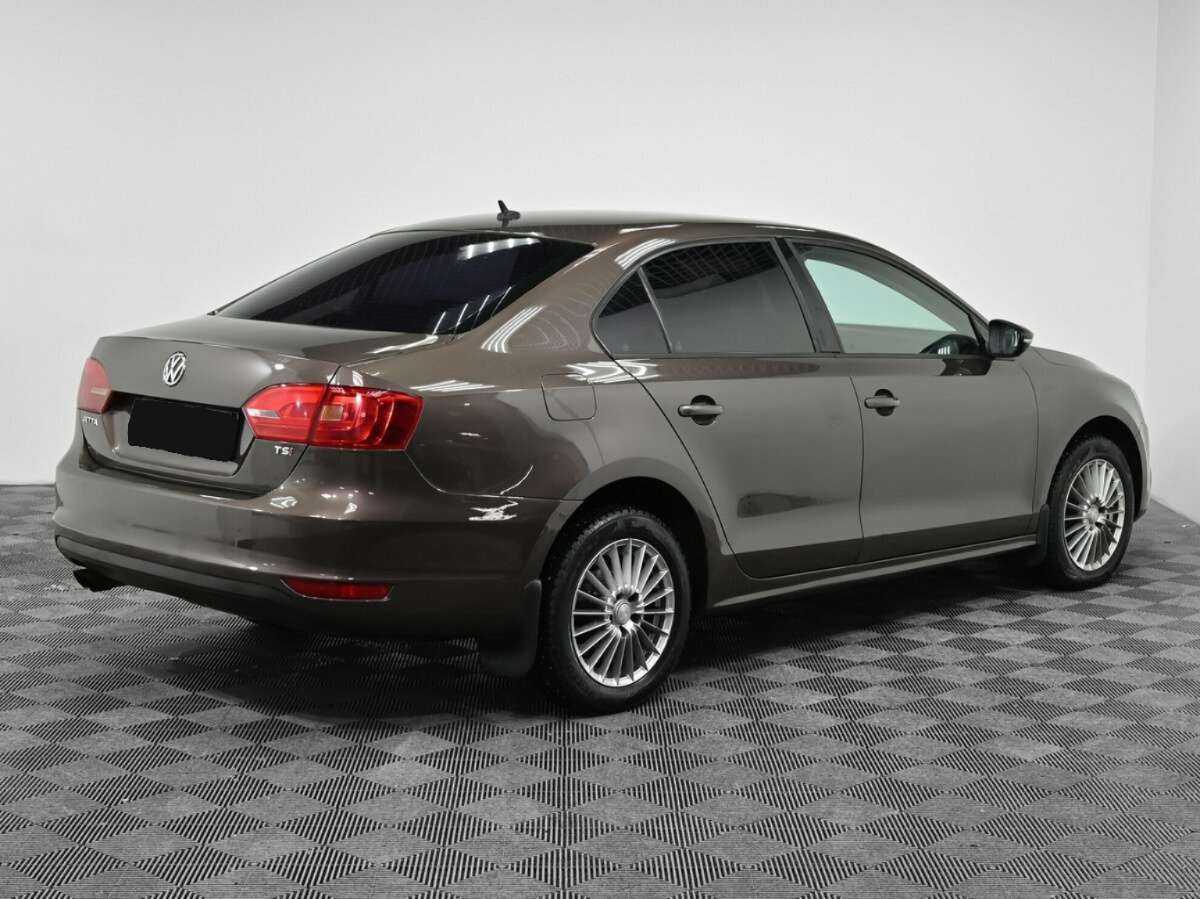 Volkswagen Jetta с пробегом — 2013 год. Фото: #1