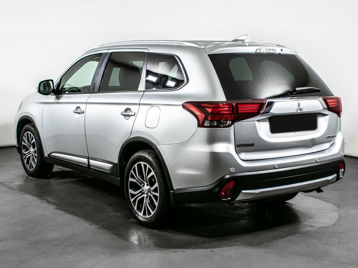 Mitsubishi Outlander с пробегом — 2017 год. Фото: #6