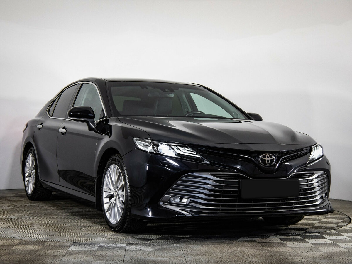 Toyota Camry с пробегом — 2018 год. Фото: #2