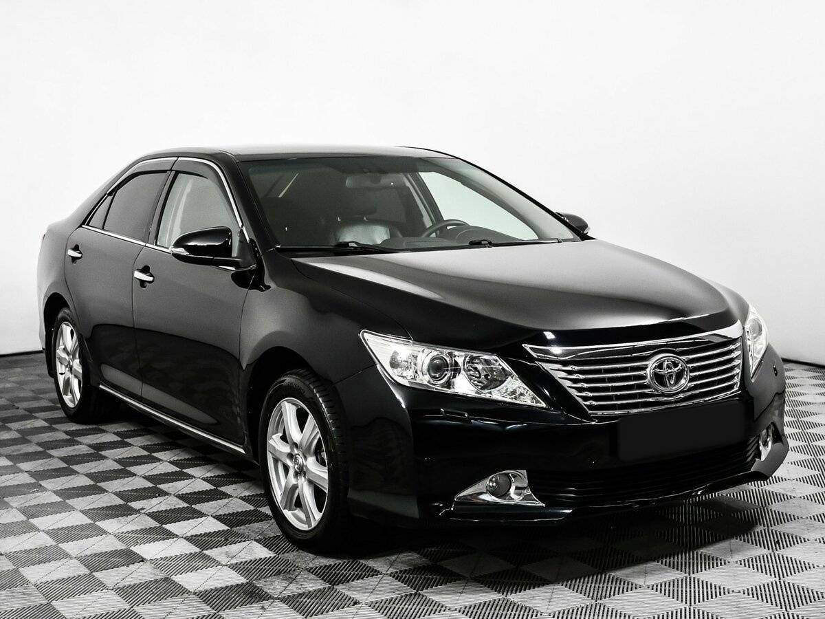 Toyota Camry с пробегом — 2012 год. Фото: #2