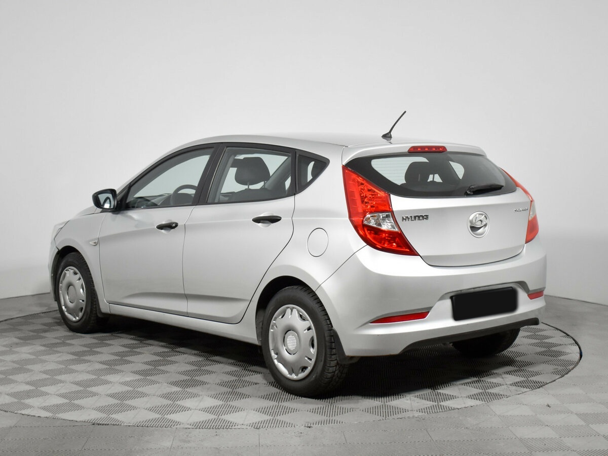 Hyundai Solaris с пробегом — 2015 год. Фото: #6