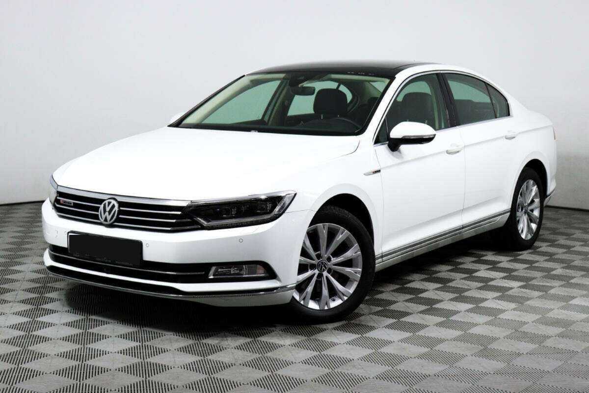 Volkswagen Passat с пробегом — 2018 год. Посмотреть фото