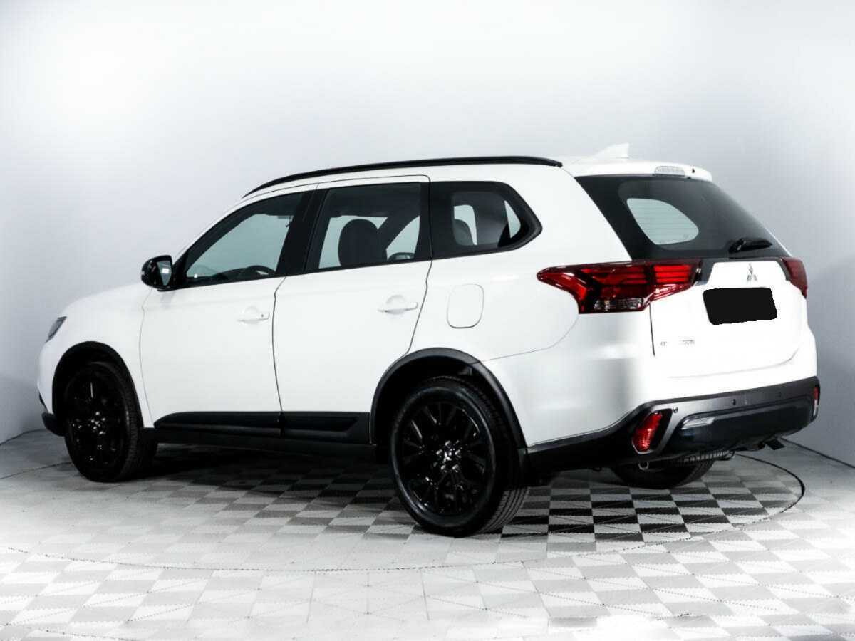 Mitsubishi Outlander с пробегом — 2021 год. Фото: #6