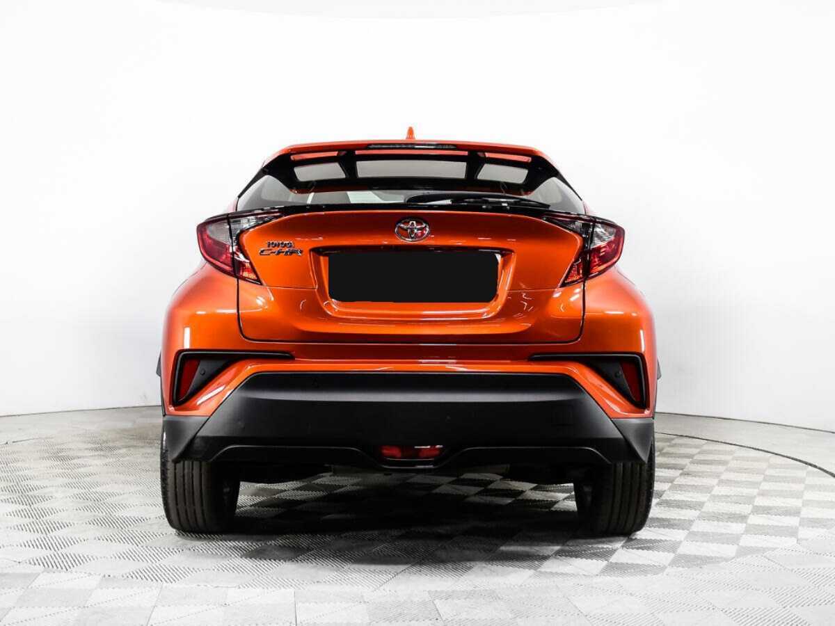 Toyota C-HR с пробегом — 2020 год. Фото: #5