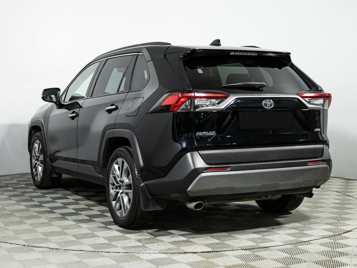 Toyota RAV4 с пробегом — 2021 год. Фото: #5