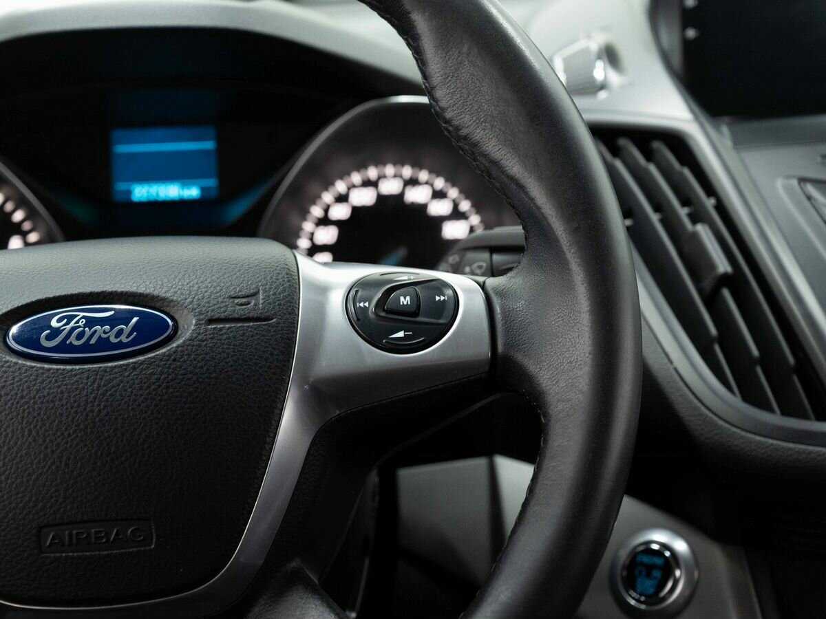 Ford Kuga с пробегом — 2014 год. Фото: #15
