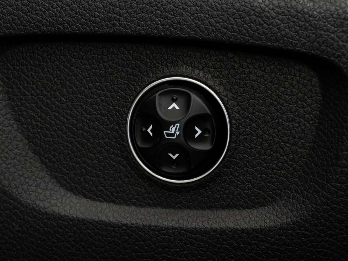 Hyundai Equus с пробегом — 2015 год. Фото: #28