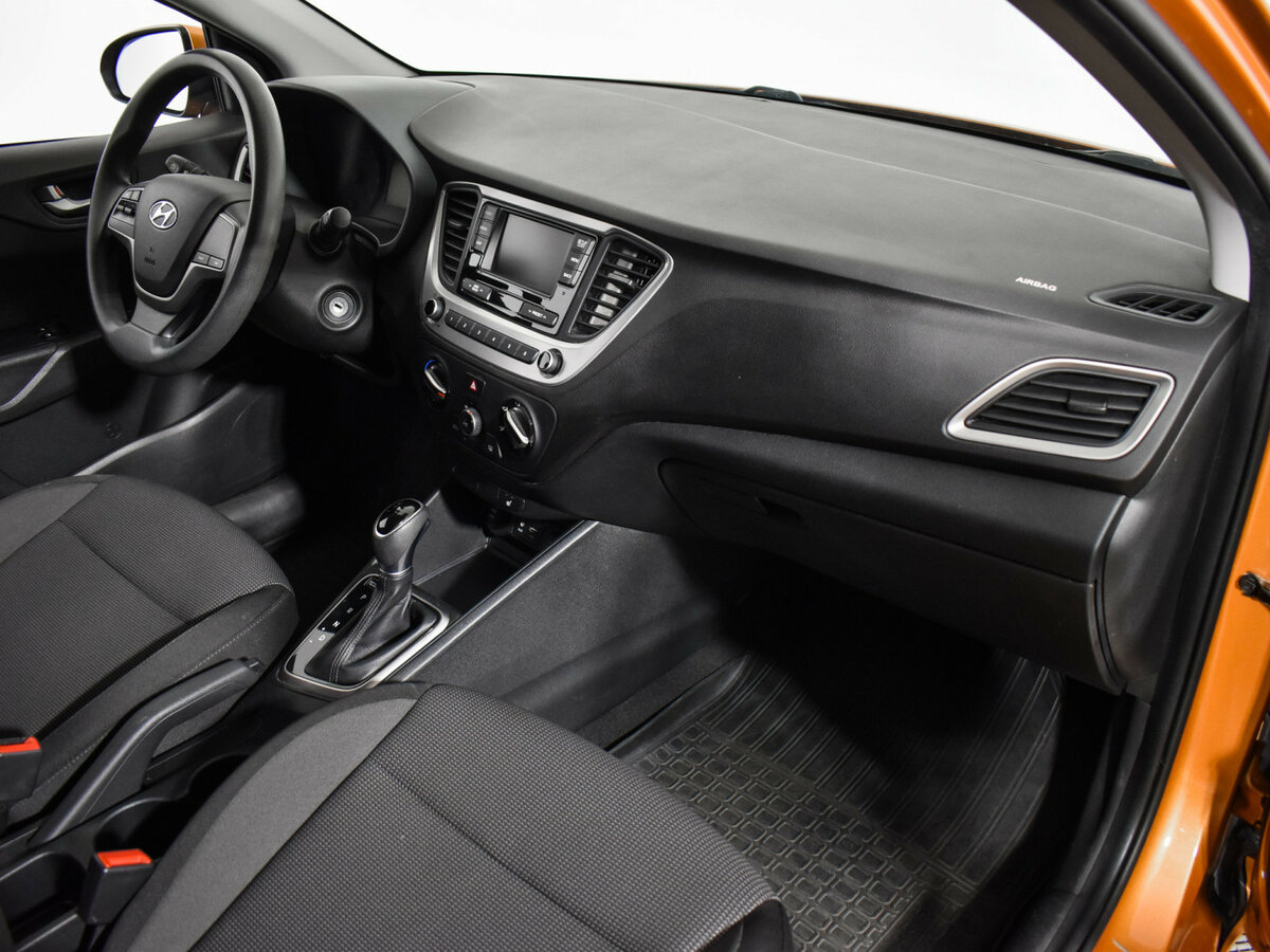 Hyundai Solaris с пробегом — 2017 год. Фото: #11