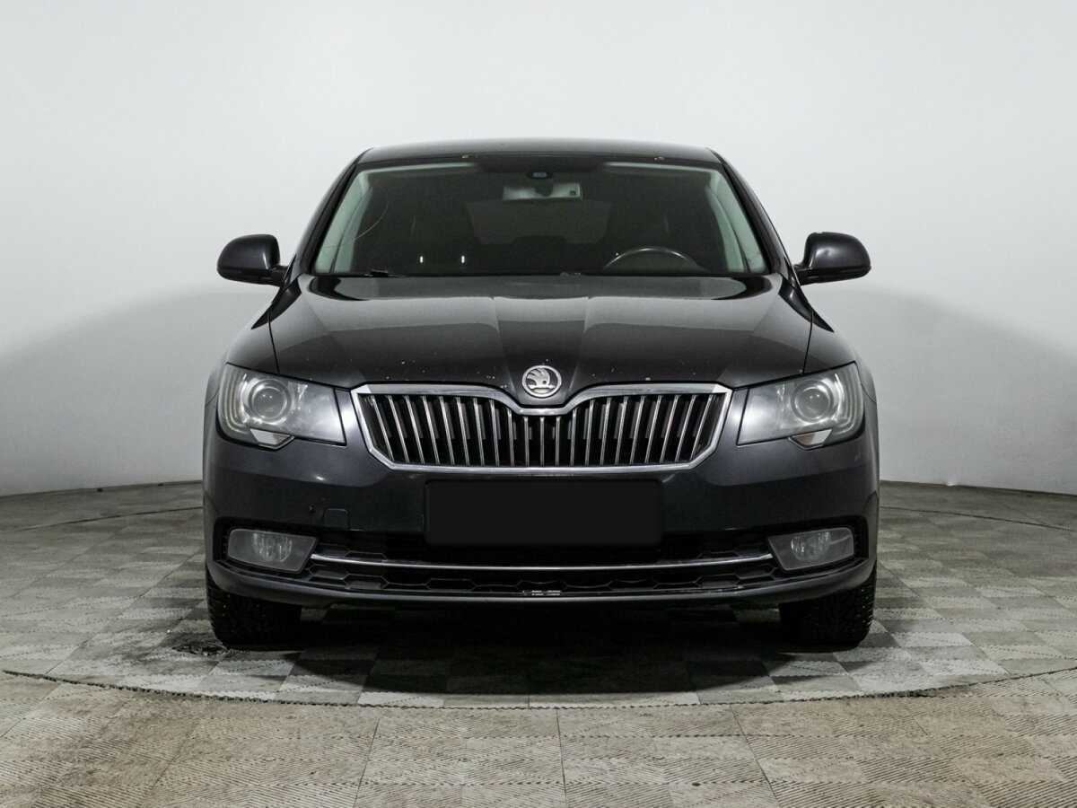 Skoda Superb с пробегом — 2013 год. Фото: #1