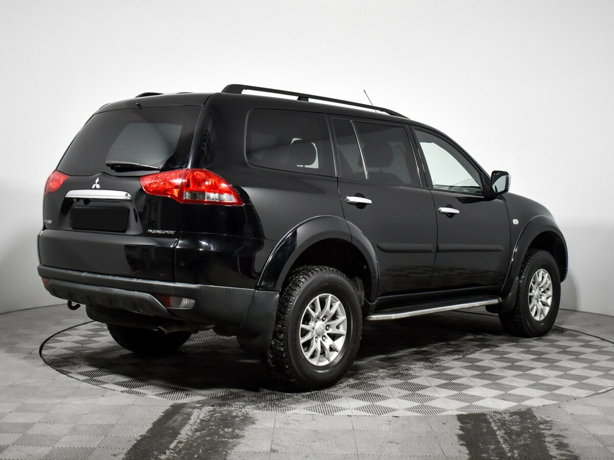 Mitsubishi Pajero Sport с пробегом — 2013 год. Фото: #3