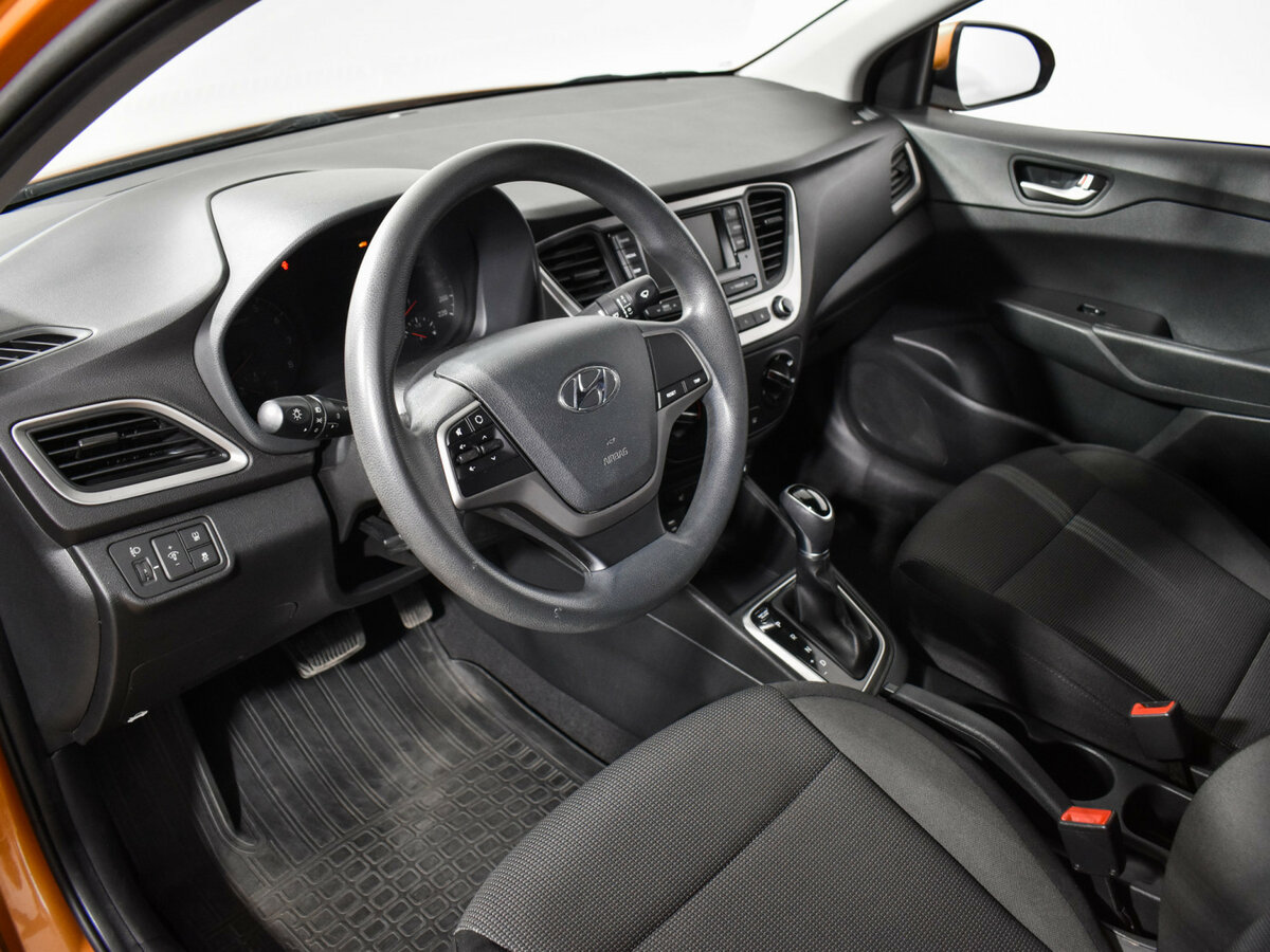Hyundai Solaris с пробегом — 2017 год. Фото: #8