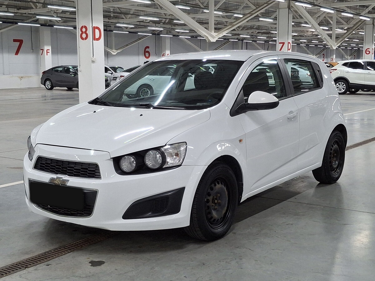 Chevrolet Aveo с пробегом — 2015 год. Фото: #0