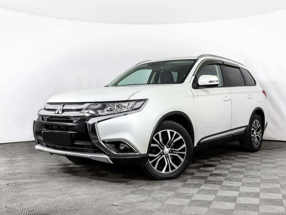 Mitsubishi Outlander с пробегом — 2016 год. Фото: #0