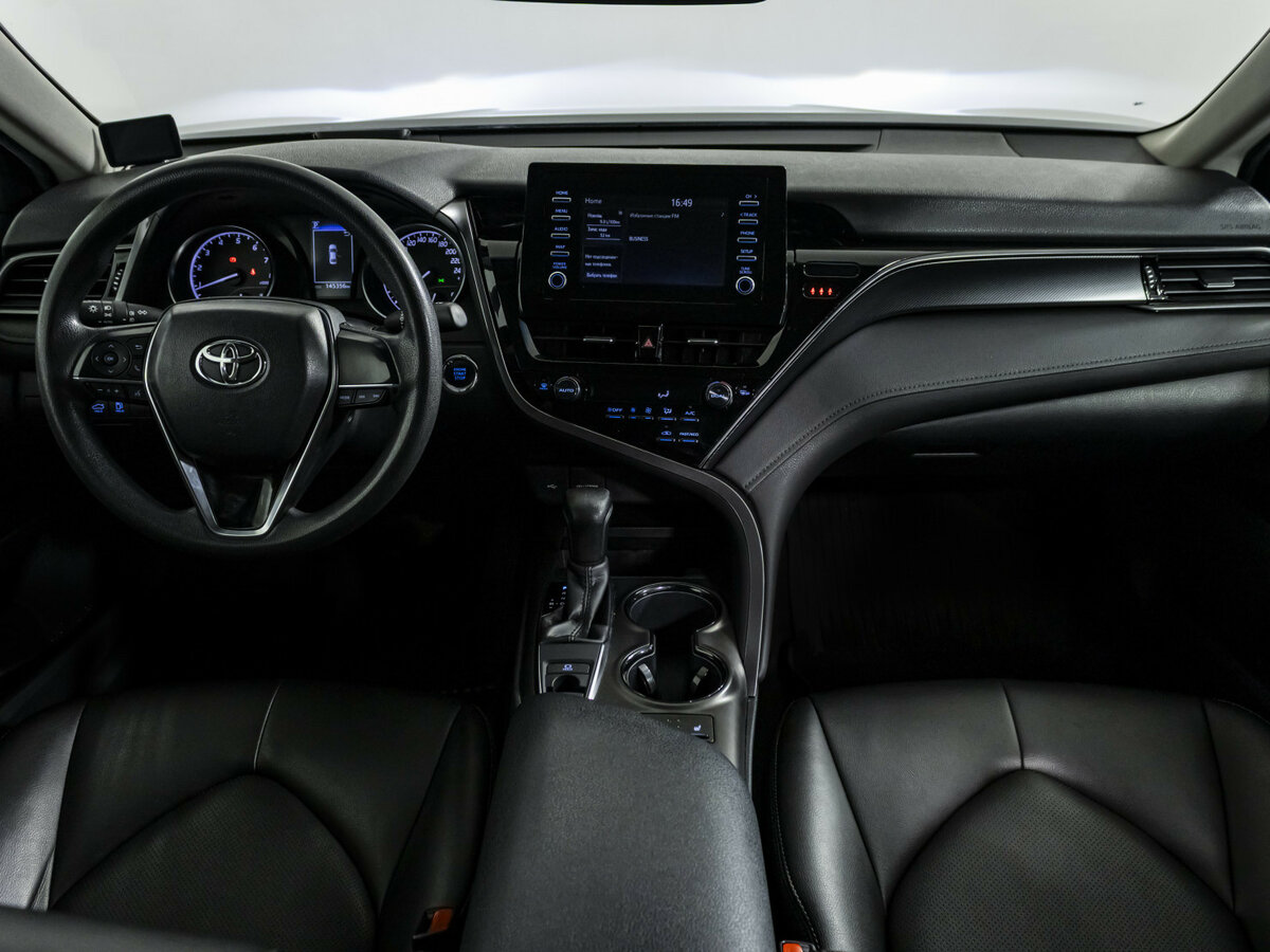 Toyota Camry с пробегом — 2021 год. Фото: #9