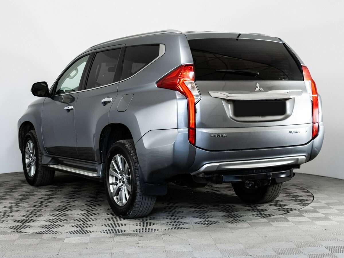 Mitsubishi Pajero Sport с пробегом — 2017 год. Фото: #5