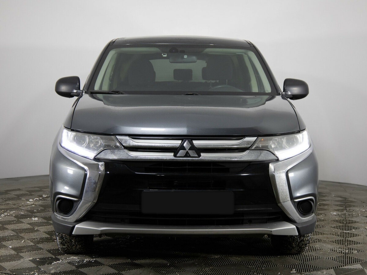 Mitsubishi Outlander с пробегом — 2018 год. Фото: #1