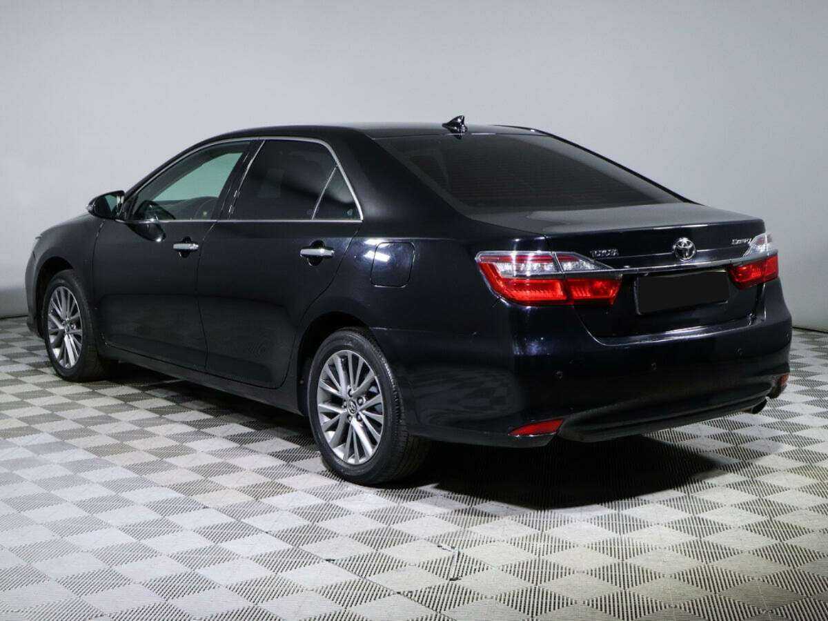 Toyota Camry с пробегом — 2017 год. Фото: #5