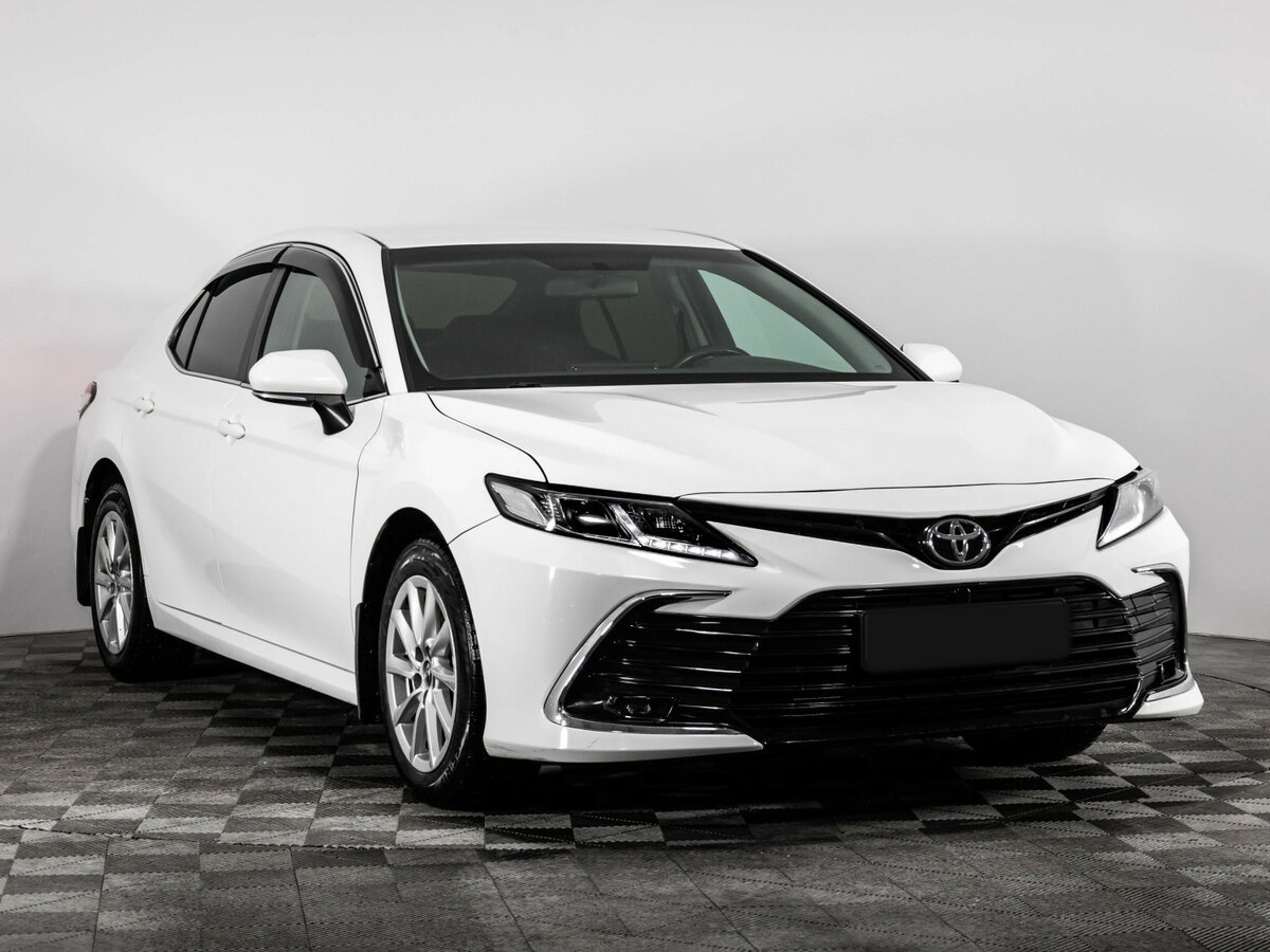 Toyota Camry с пробегом — 2021 год. Фото: #2