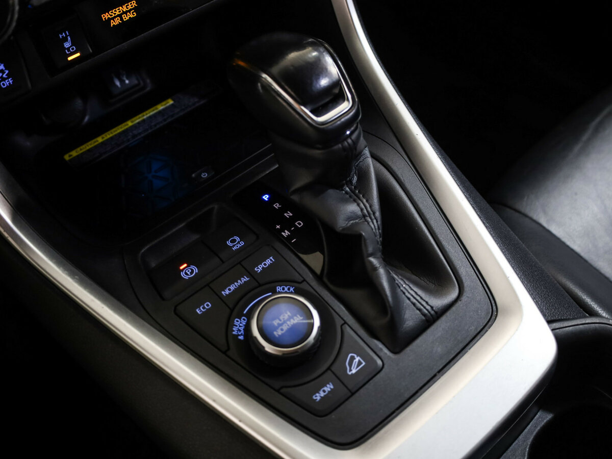 Toyota RAV4 с пробегом — 2019 год. Фото: #15