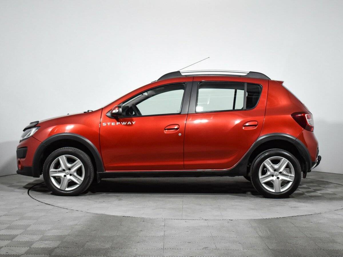 Renault Sandero с пробегом — 2014 год. Фото: #7