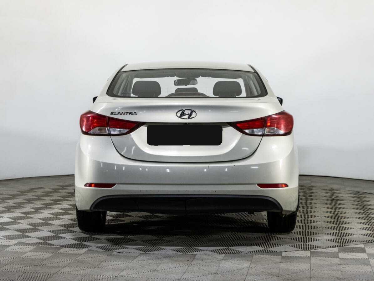 Hyundai Elantra с пробегом — 2015 год. Фото: #5