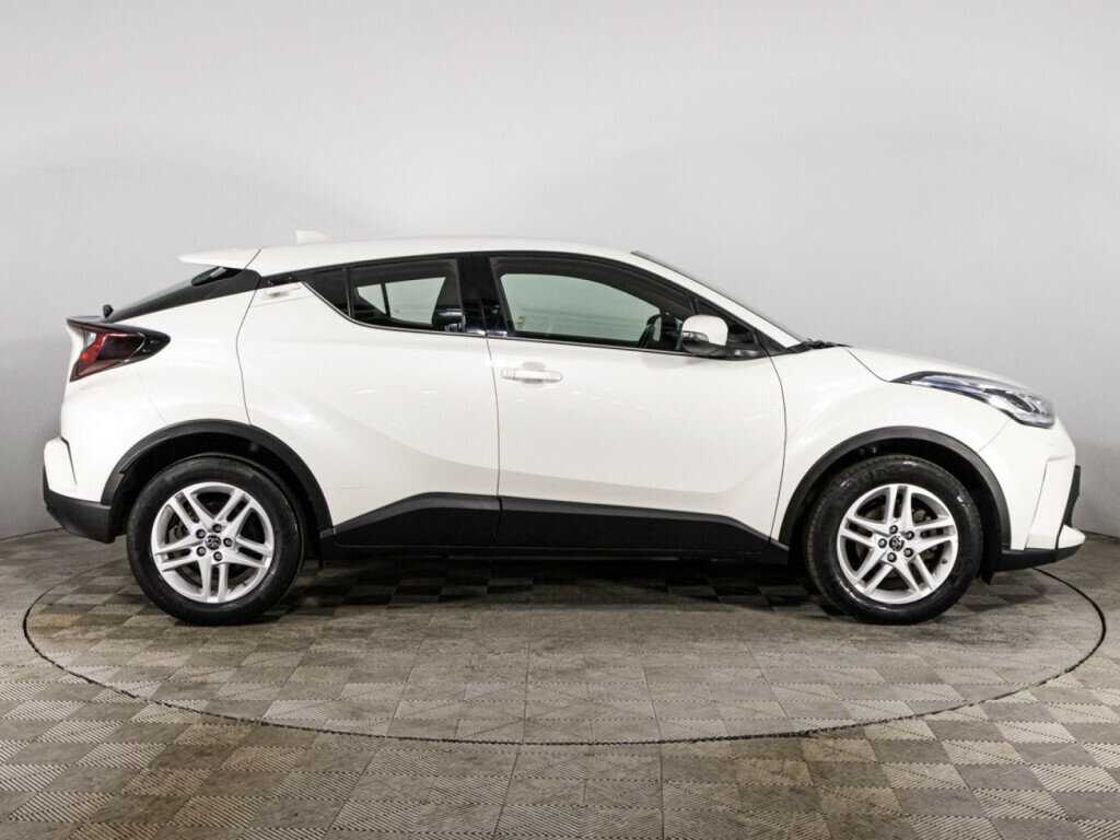 Toyota C-HR с пробегом — 2020 год. Фото: #3