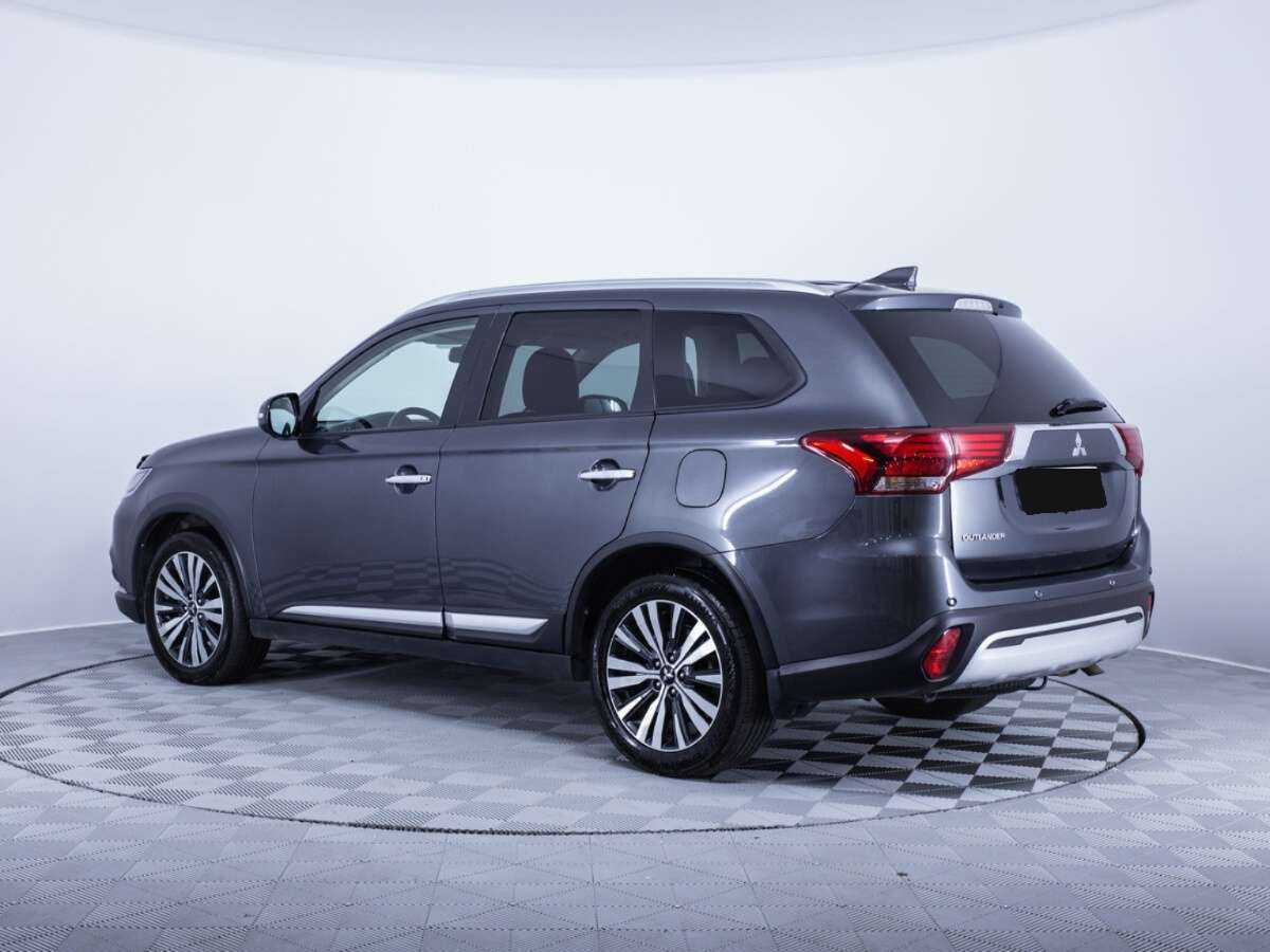 Mitsubishi Outlander с пробегом — 2021 год. Фото: #3