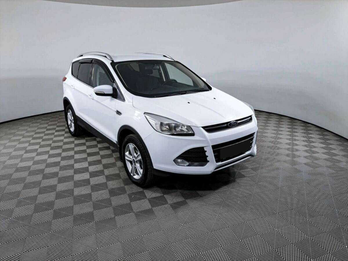 Ford Kuga с пробегом — 2015 год. Фото: #2