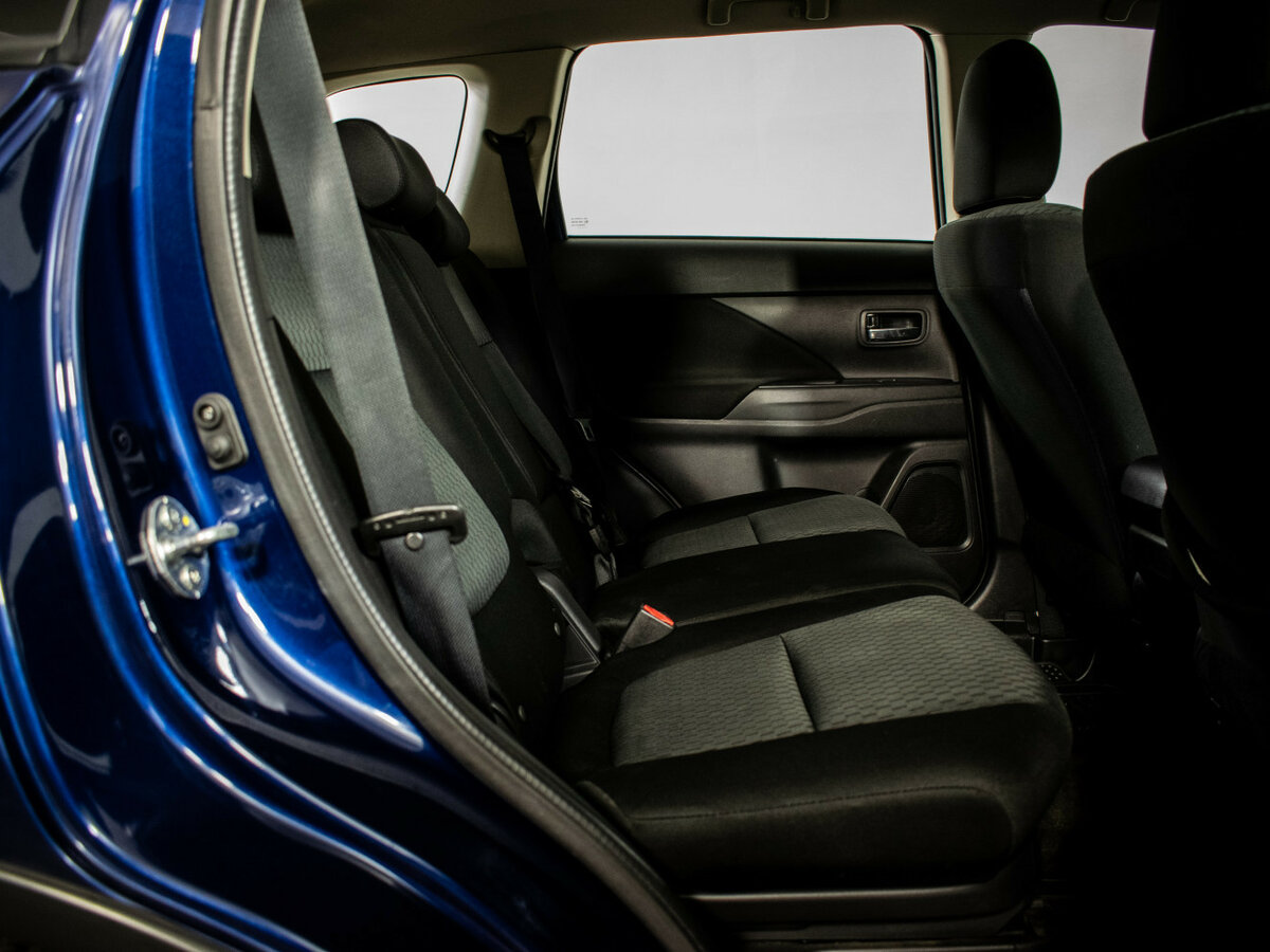 Mitsubishi Outlander с пробегом — 2015 год. Фото: #8