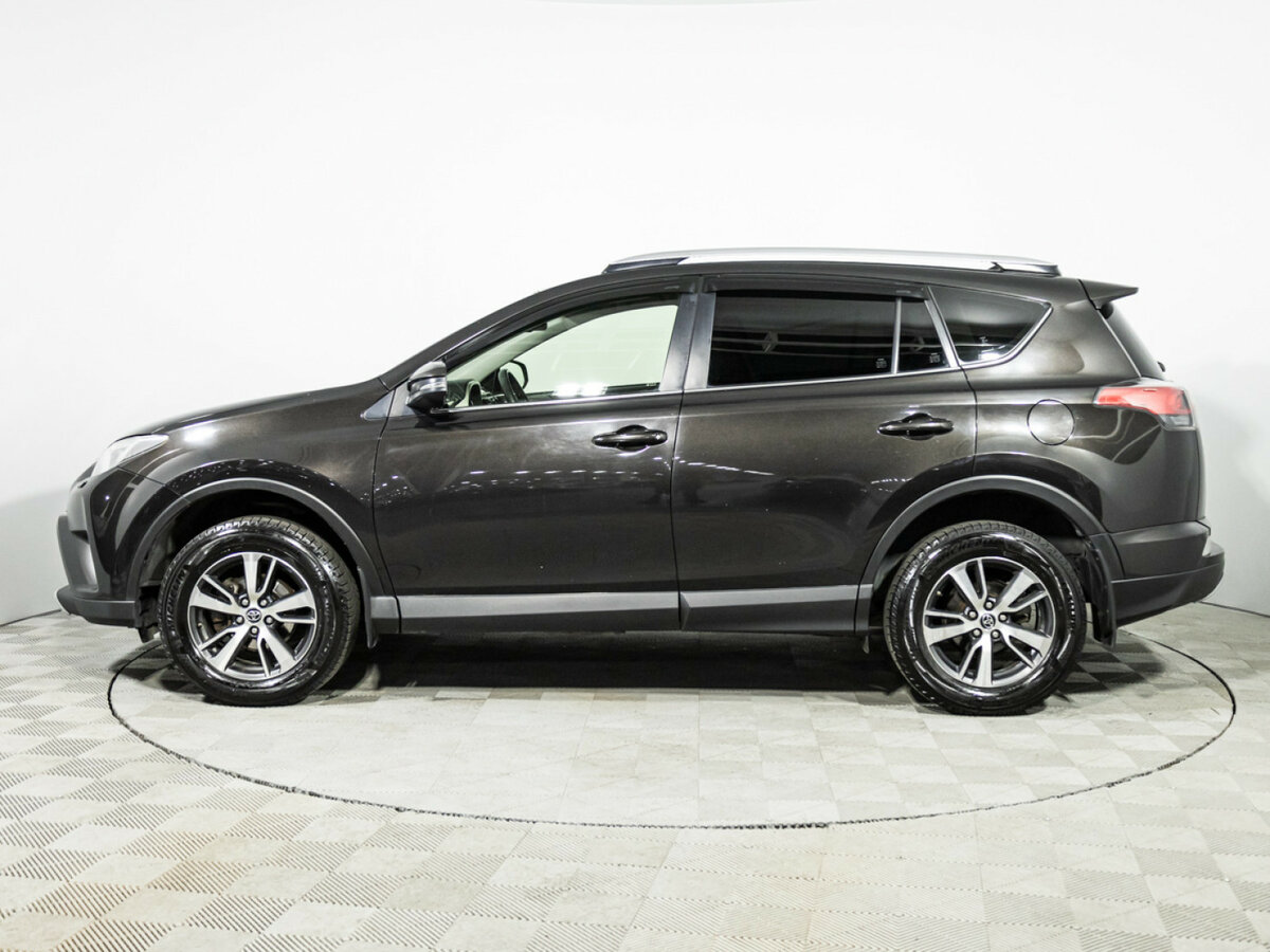 Toyota RAV4 с пробегом — 2016 год. Фото: #7