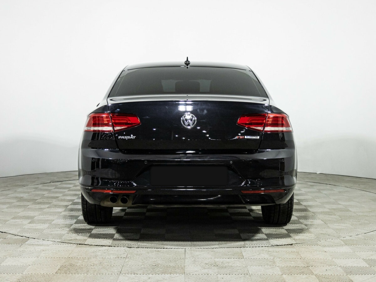 Volkswagen Passat с пробегом — 2017 год. Фото: #4