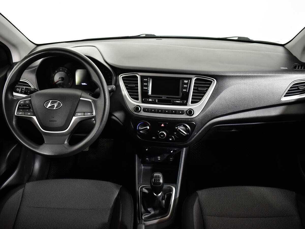 Hyundai Solaris с пробегом — 2021 год. Фото: #9