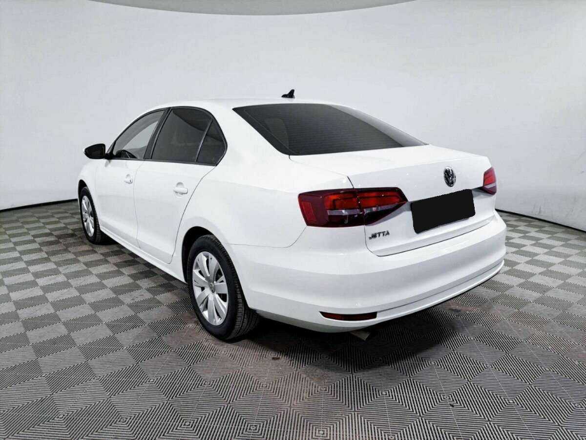 Volkswagen Jetta с пробегом — 2017 год. Фото: #4