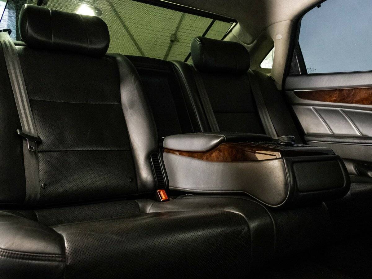 Hyundai Equus с пробегом — 2015 год. Фото: #18