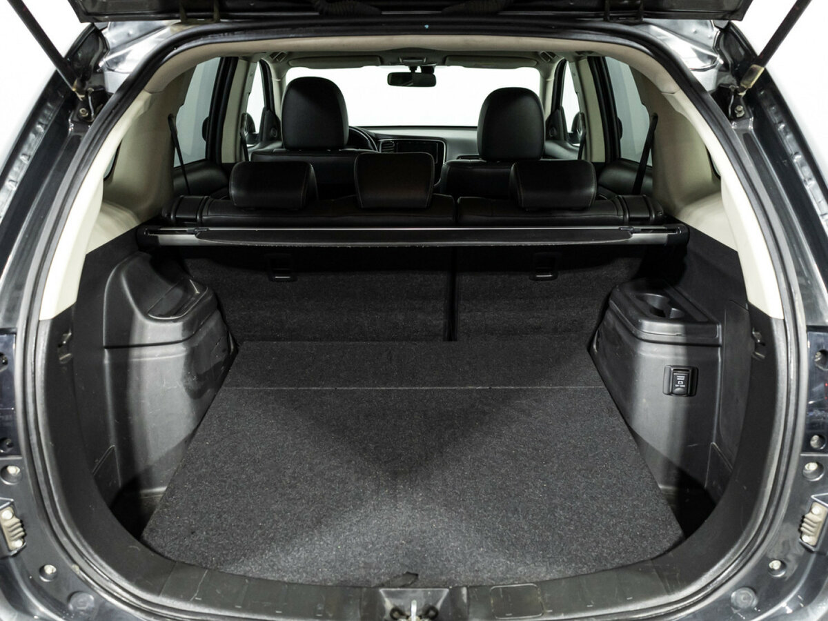 Mitsubishi Outlander с пробегом — 2017 год. Фото: #16