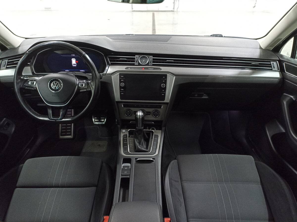 Volkswagen Passat с пробегом — 2018 год. Фото: #13
