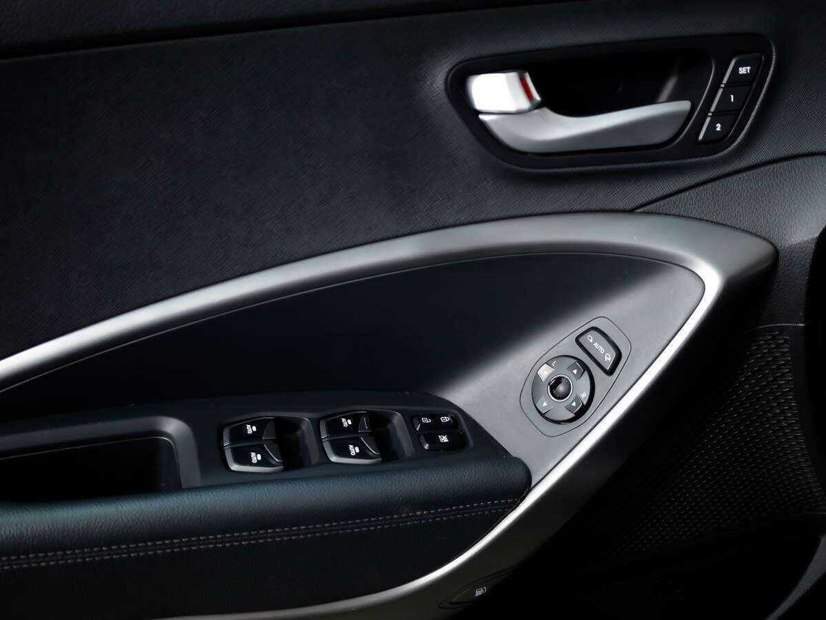 Hyundai Santa Fe с пробегом — 2013 год. Фото: #13