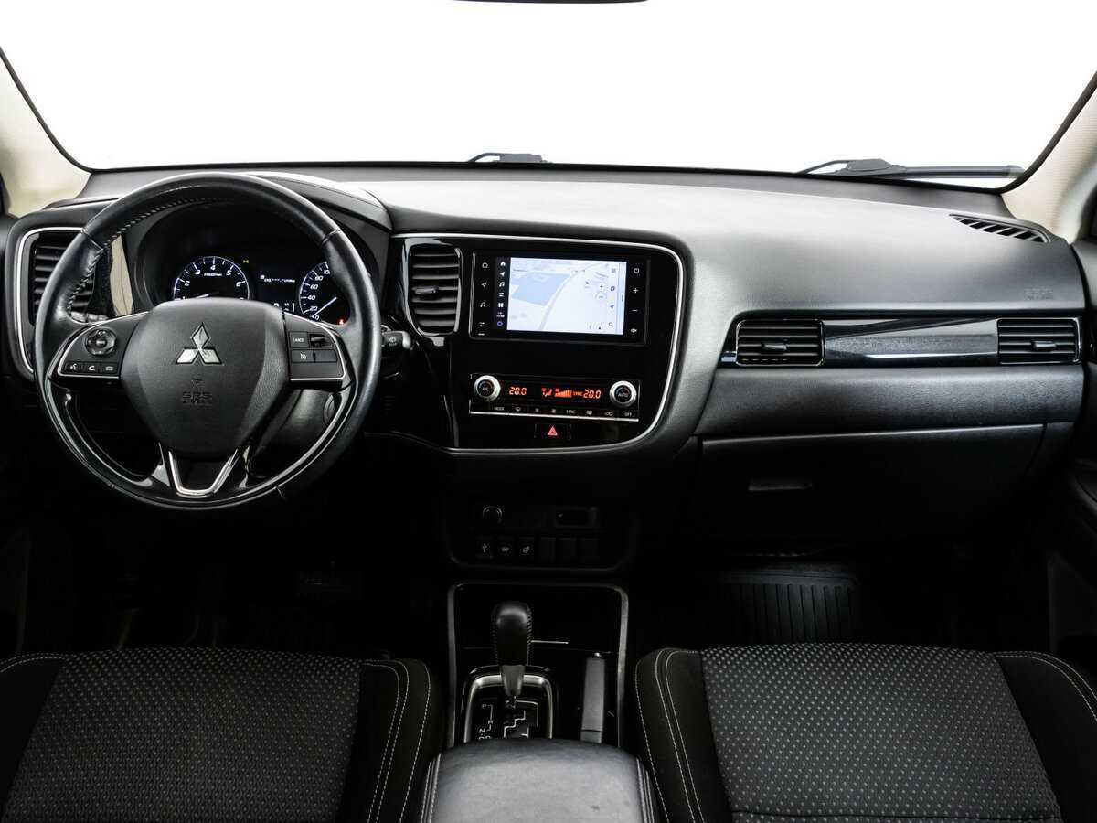 Mitsubishi Outlander с пробегом — 2020 год. Фото: #7