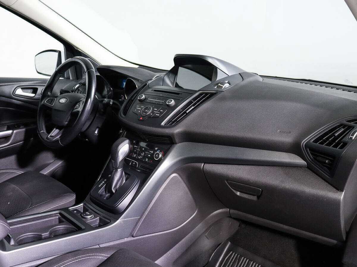 Ford Kuga с пробегом — 2017 год. Фото: #7