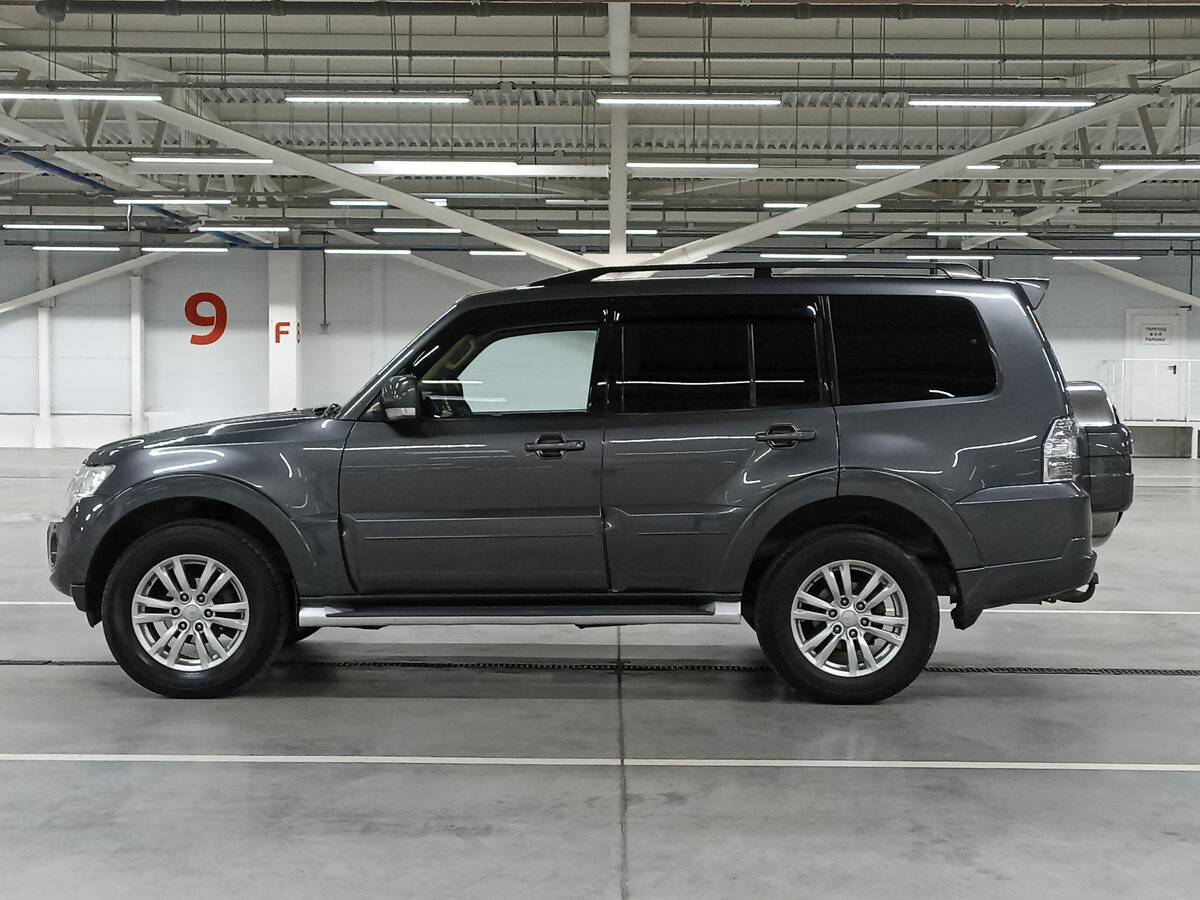 Mitsubishi Pajero с пробегом — 2012 год. Фото: #7